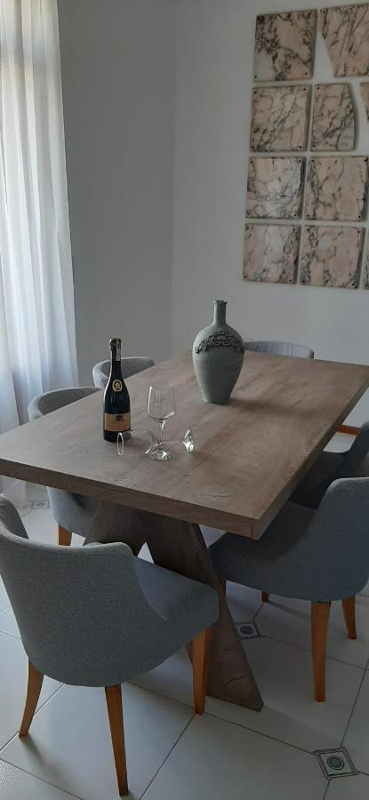Dr. J. Spon Apartment นาฟปาคตอส ภายนอก รูปภาพ
