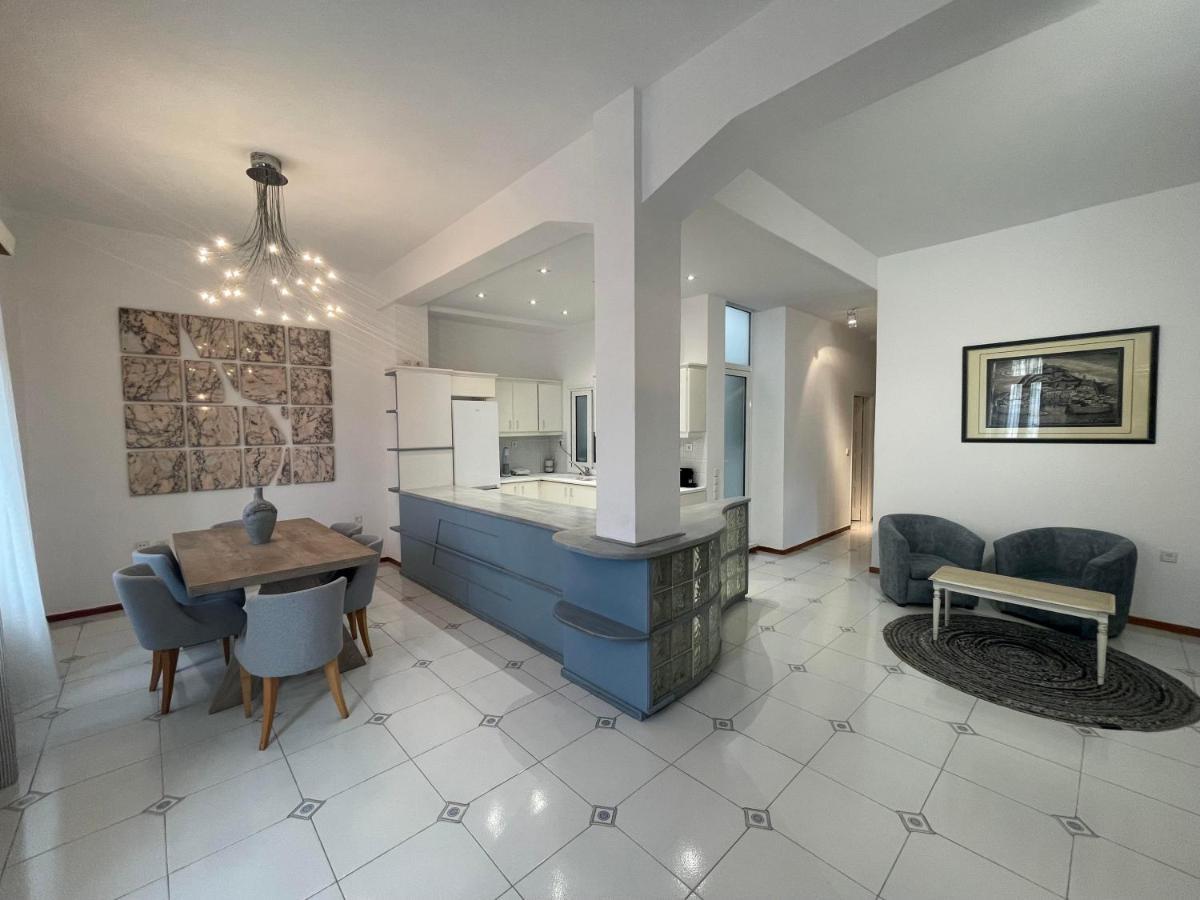 Dr. J. Spon Apartment นาฟปาคตอส ภายนอก รูปภาพ
